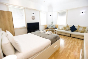 Charming Studio with Good WIFI, 5 min to Baker Str
